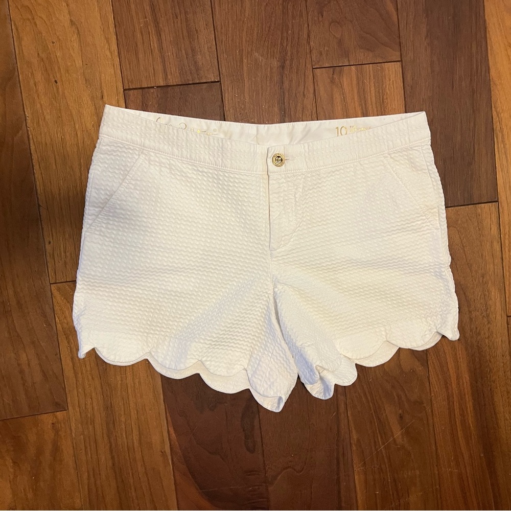 Lilly Pulitzer White Scalloped Shorts